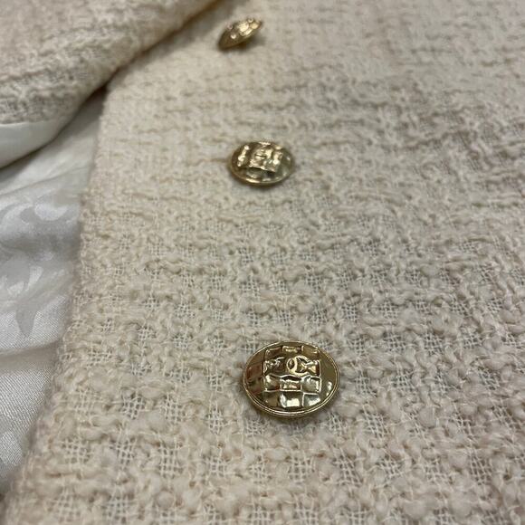 CHANEL 07A Skirt FR 40 | Cream Wool Tweed, Gold Chain Waist, Silk Lined, NWT - Picture 4 of 16